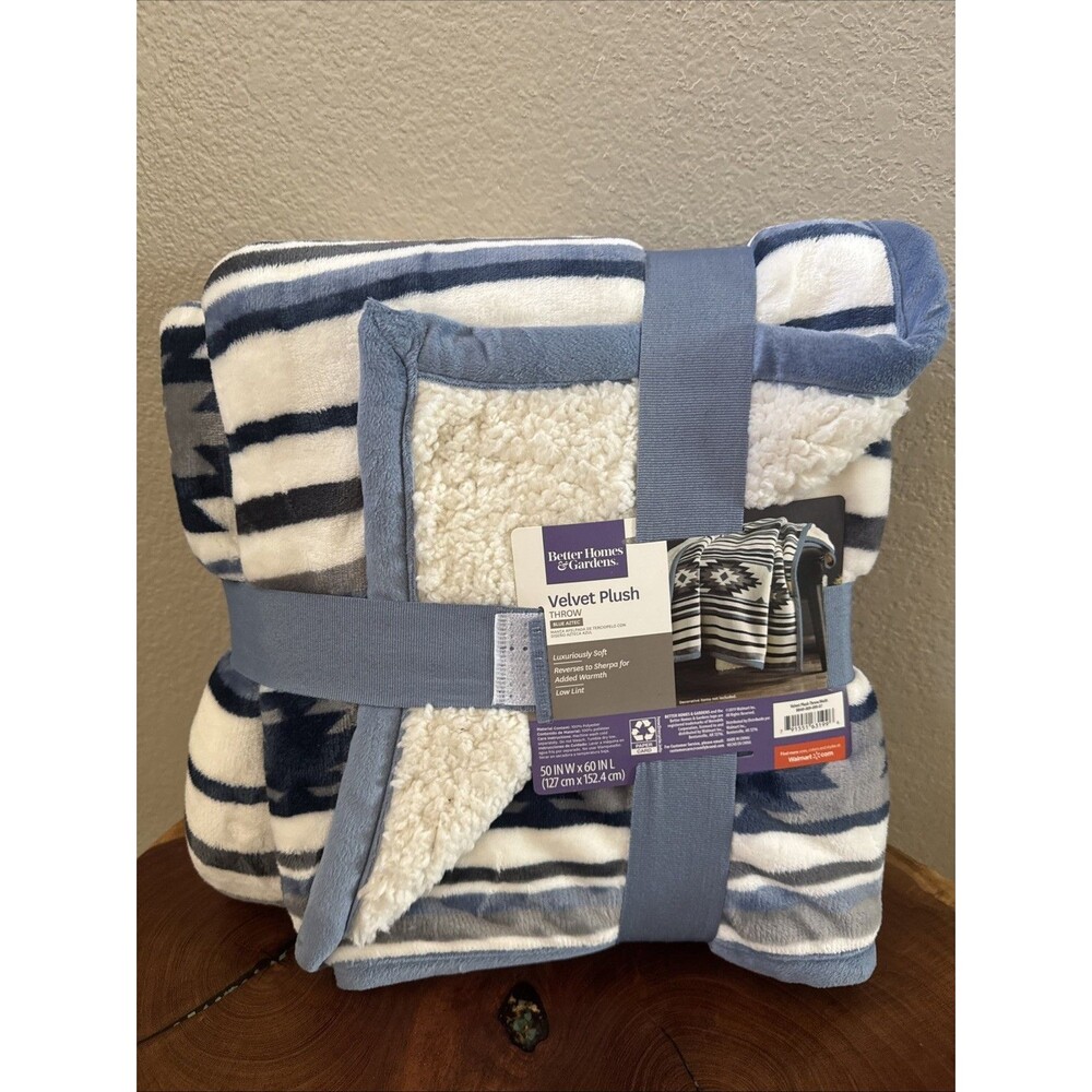 Better Homes & Gardens Throw Blanket 50x60" Velvet Plush / Faux Fur Reversible